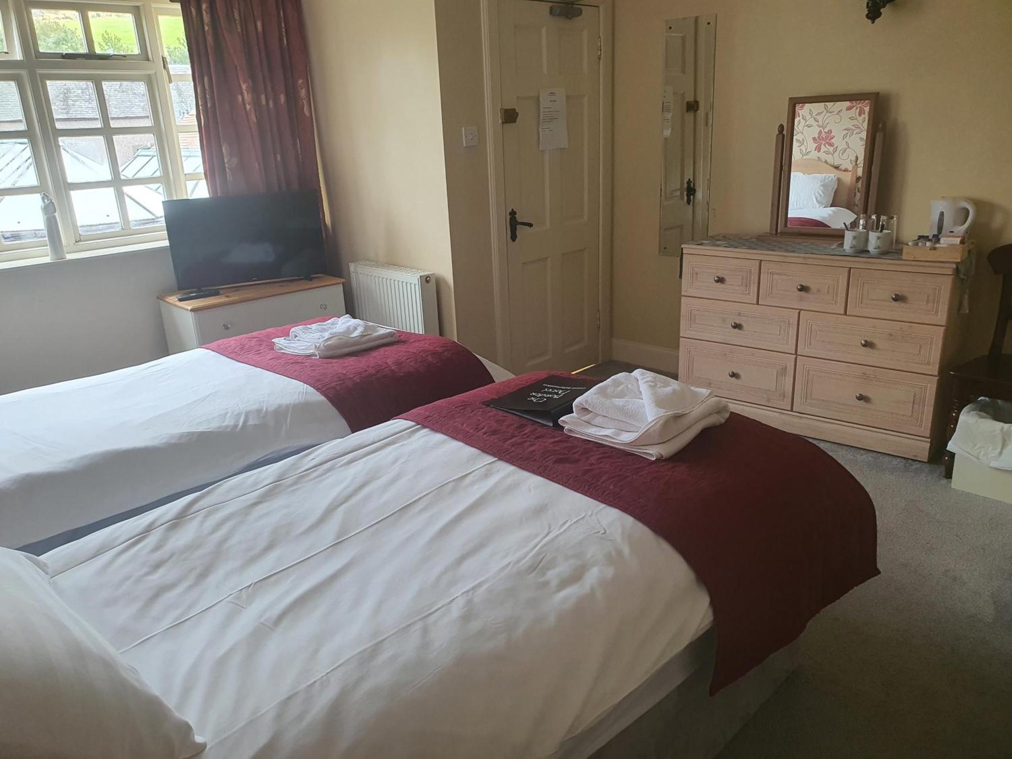 The Border Hotel Kirk Yetholm Экстерьер фото